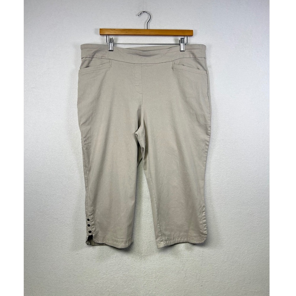 Briggs Women's Beige Capri Pants‎ Side Button Detail Elastic Waist Size 18